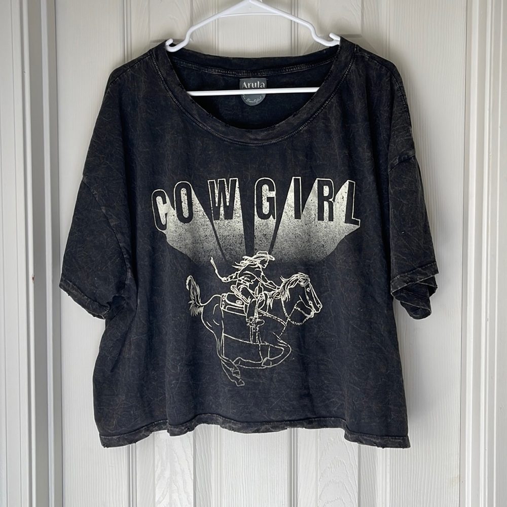 Arula cropped graphic tee “cowgirl”